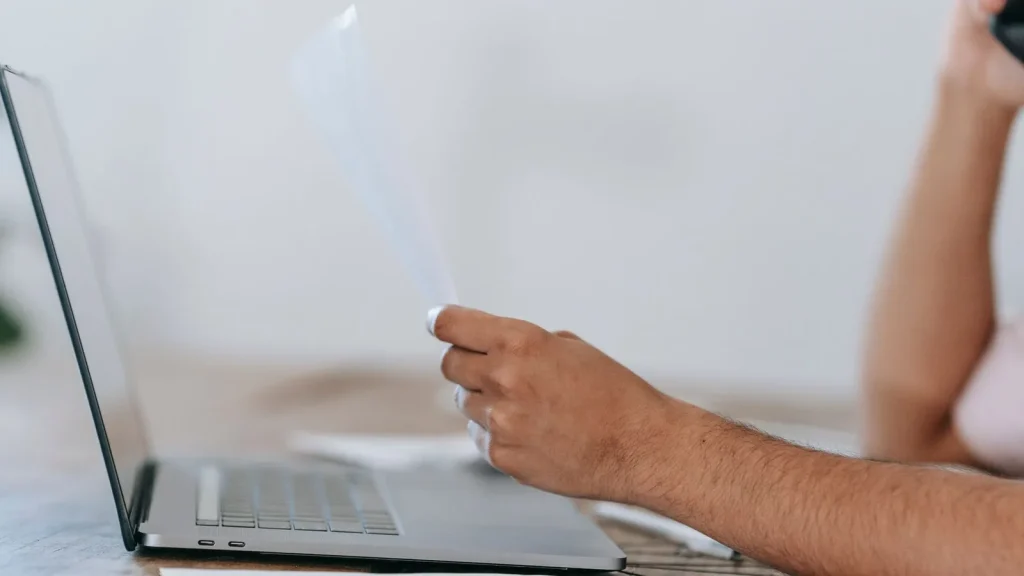 Autónomo en pluriactividad: qué cambia si trabajas por cuenta ajena y por cuenta propia
