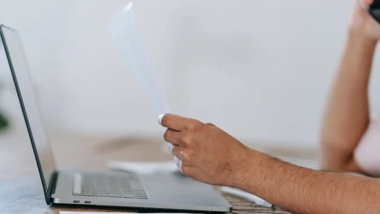Autónomo en pluriactividad: qué cambia si trabajas por cuenta ajena y por cuenta propia