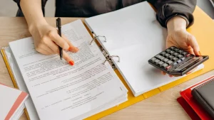 Inversión del sujeto pasivo en IVA: qué significa y en qué operaciones puede aparecer