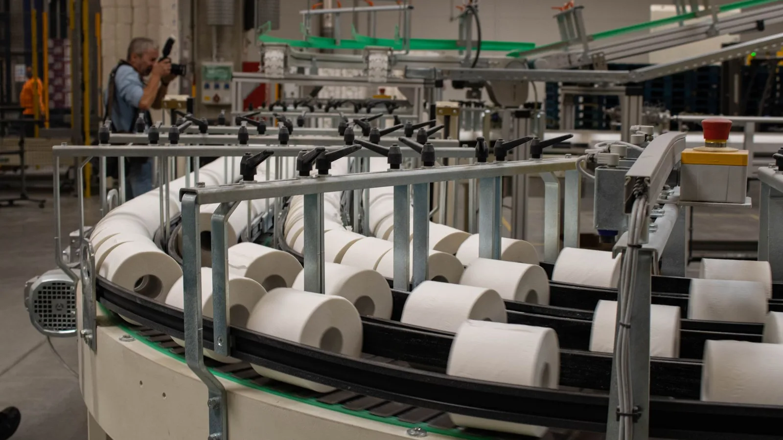 El sector de papel y cartón reduce su jornada anual a 1.744 horas en 2026 y 1.736 desde 2027